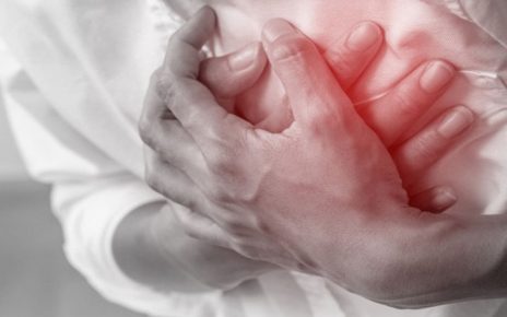 Bạn nên làm gì khi xuất hiện tình trạng các cơn đau thắt ngực xảy ra ?
