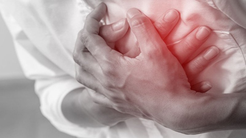 Bạn nên làm gì khi xuất hiện tình trạng các cơn đau thắt ngực xảy ra ?