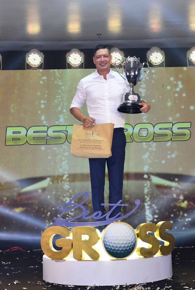 Diễn viên Bình Minh giành chức vô địch Kremlin Cup 2021