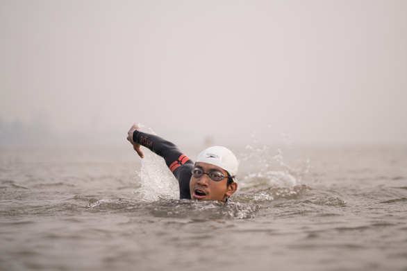 Kỷ lục Việt Nam bơi từ Hà Nội đến cửa biển Thái Bình