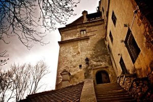 Tòa lâu đài là cảm hứng cho cuốn tiểu thuyết kinh dị Dracula