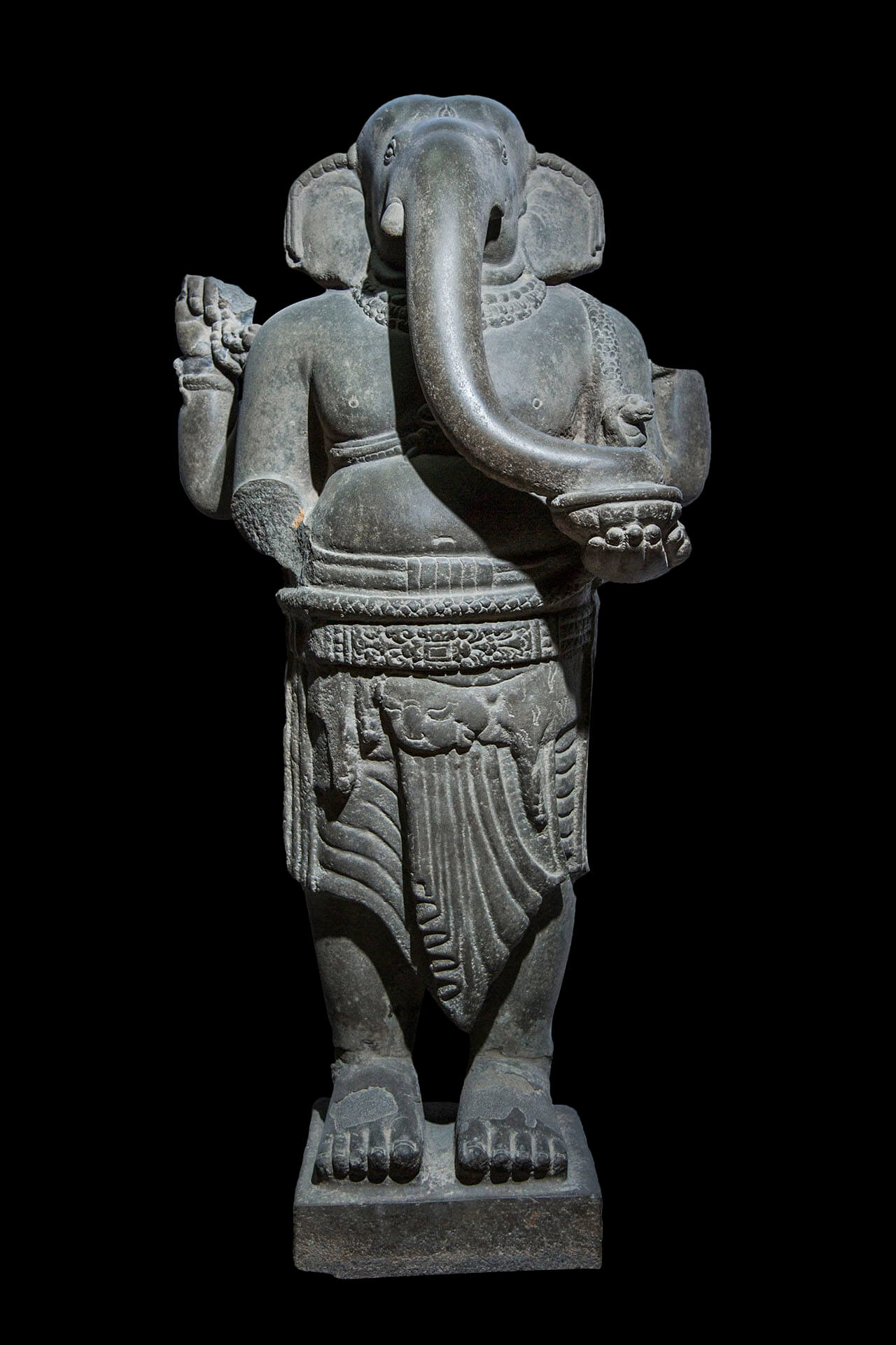 Tượng Ganesha - theo thần thoại Ấn Độ là vị thần may mắn, tri thức và văn học