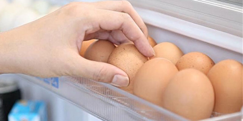 Cách xếp trứng bỏ trong tủ lạnh
